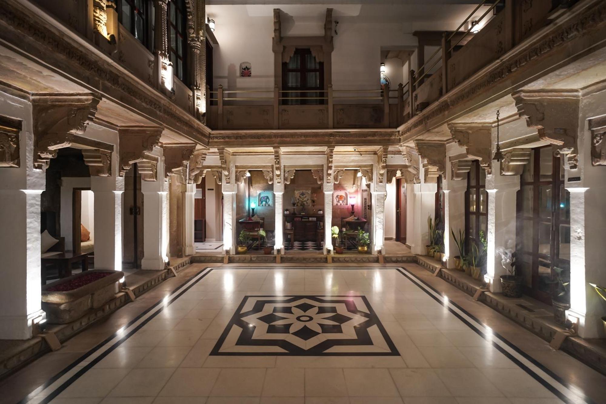 Guleria Kothi at Ganges Hotel Varanasi Bagian luar foto